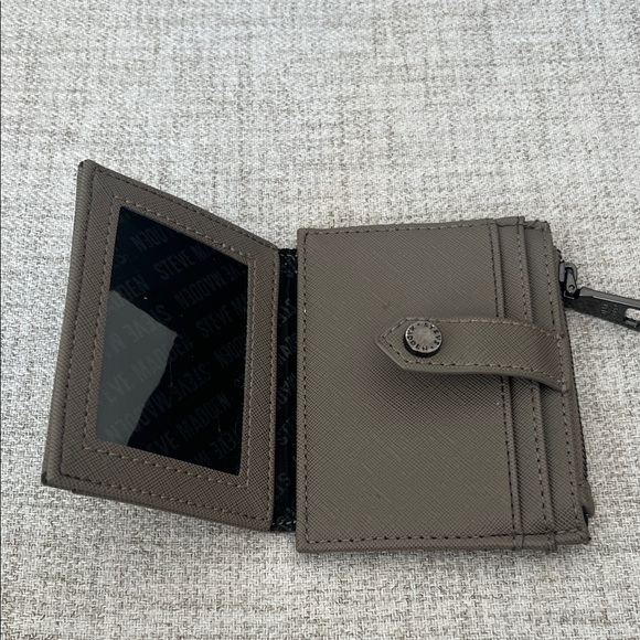 Steve Madden Card Holder - Picture 3 of 4